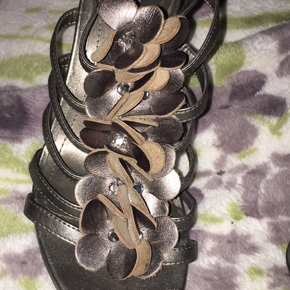 Open heels - Picture 2 of 4